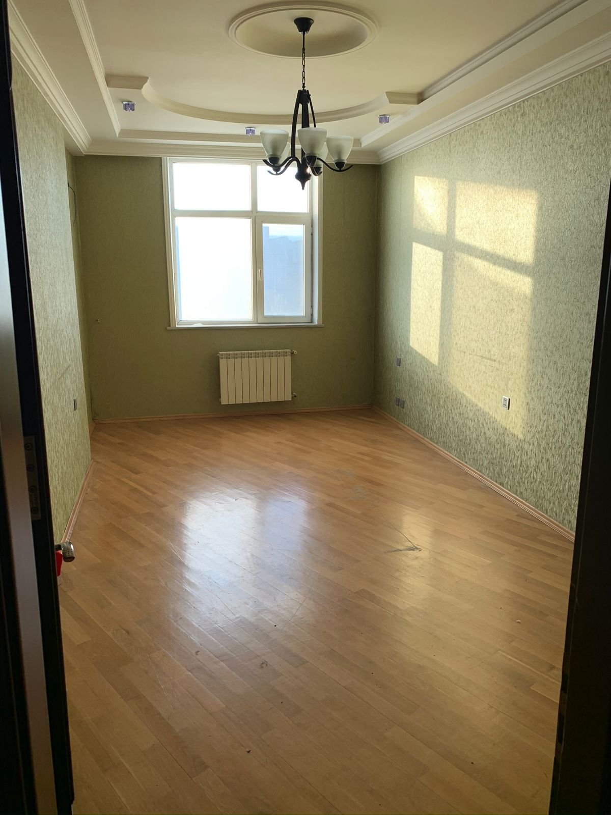 İnşaatçılar m.st yanı 2 otaqlı yeni tikili satılır