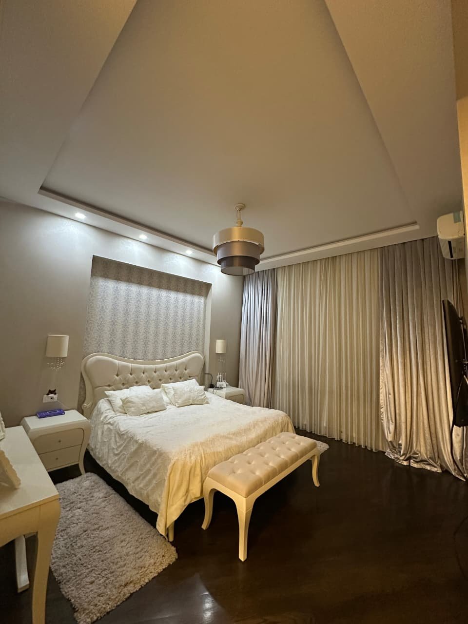 NIzami metrosun yaxin 5 otaqli yeni tikili satılır