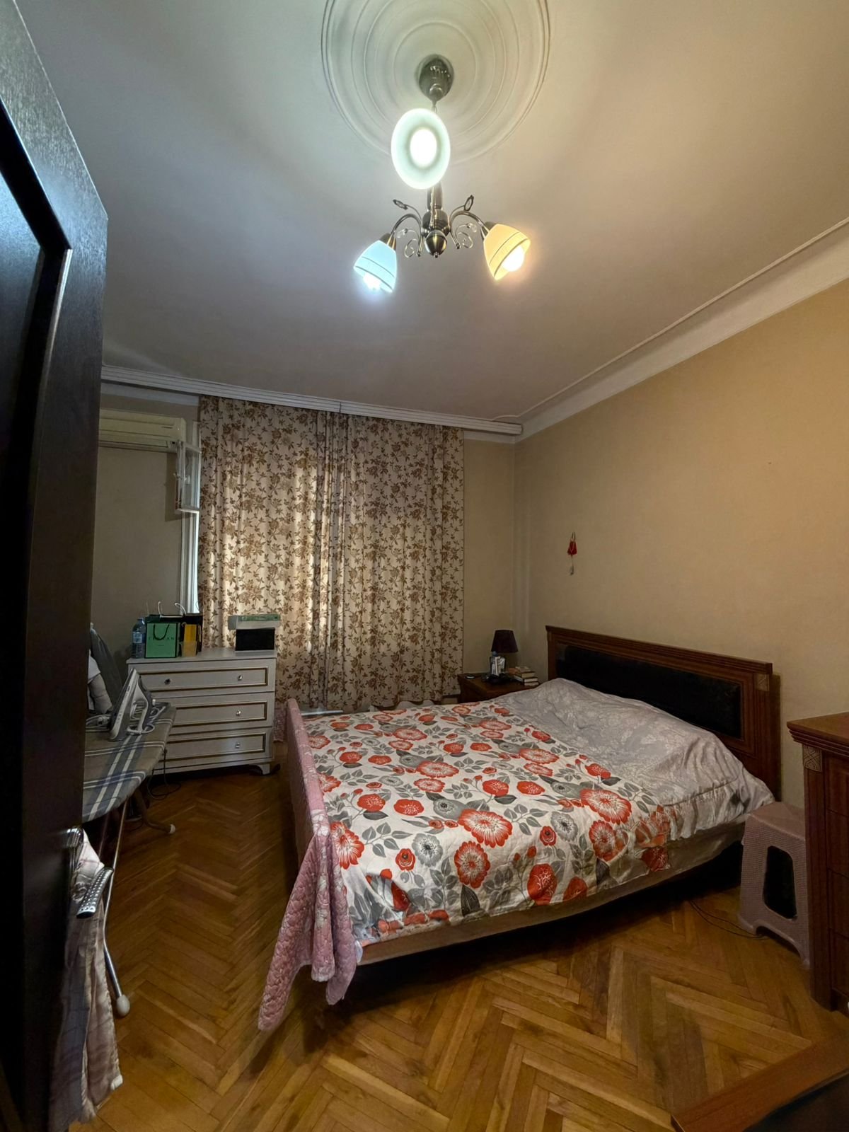 Elmlər, Spacelə üzbəüz 3 otaqlı stalinka satılır