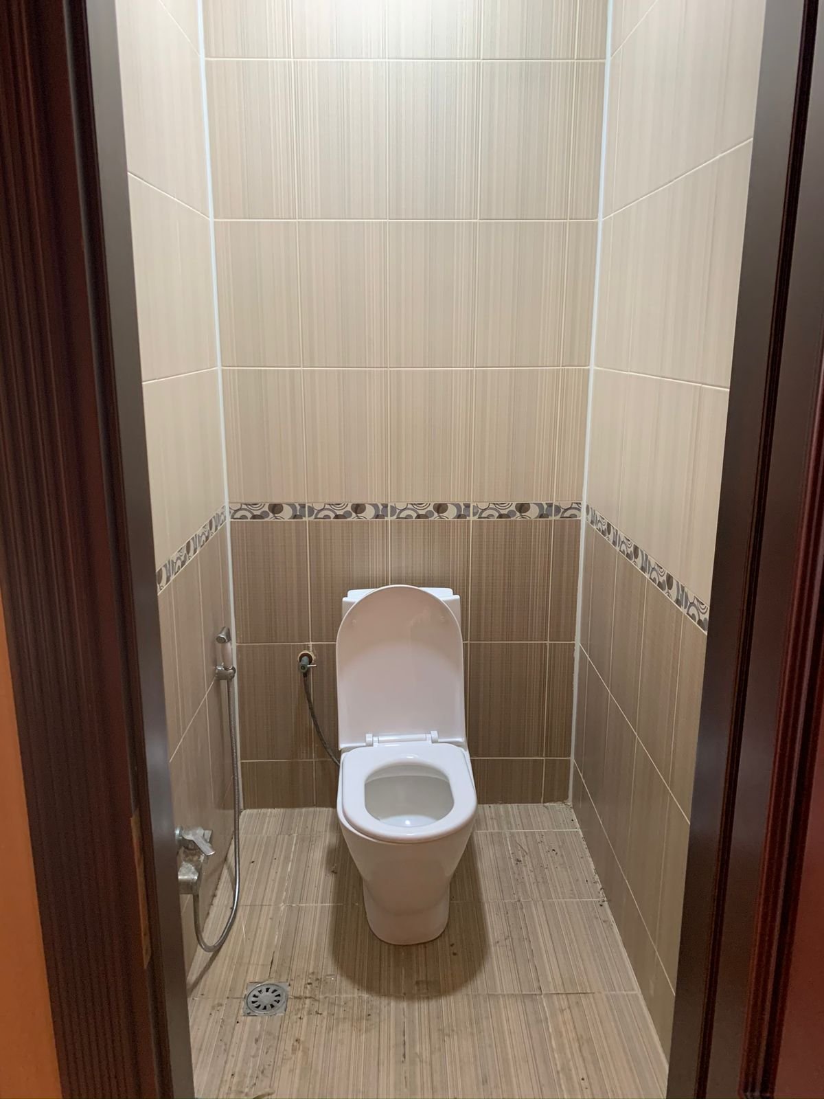 İnşaatçılar m.st yanı 2 otaqlı yeni tikili satılır