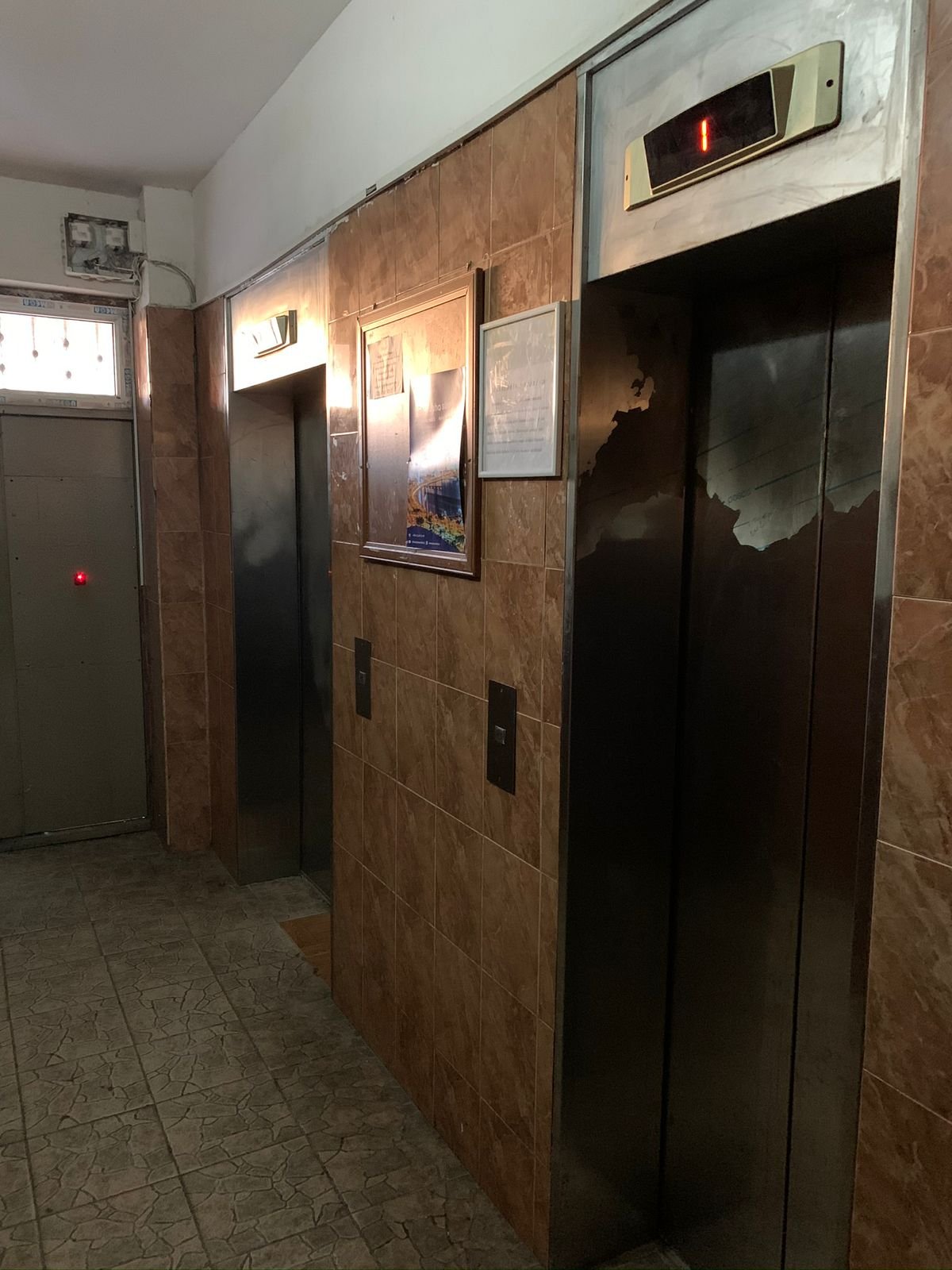 İnşaatçılar m.st yanı 2 otaqlı yeni tikili satılır