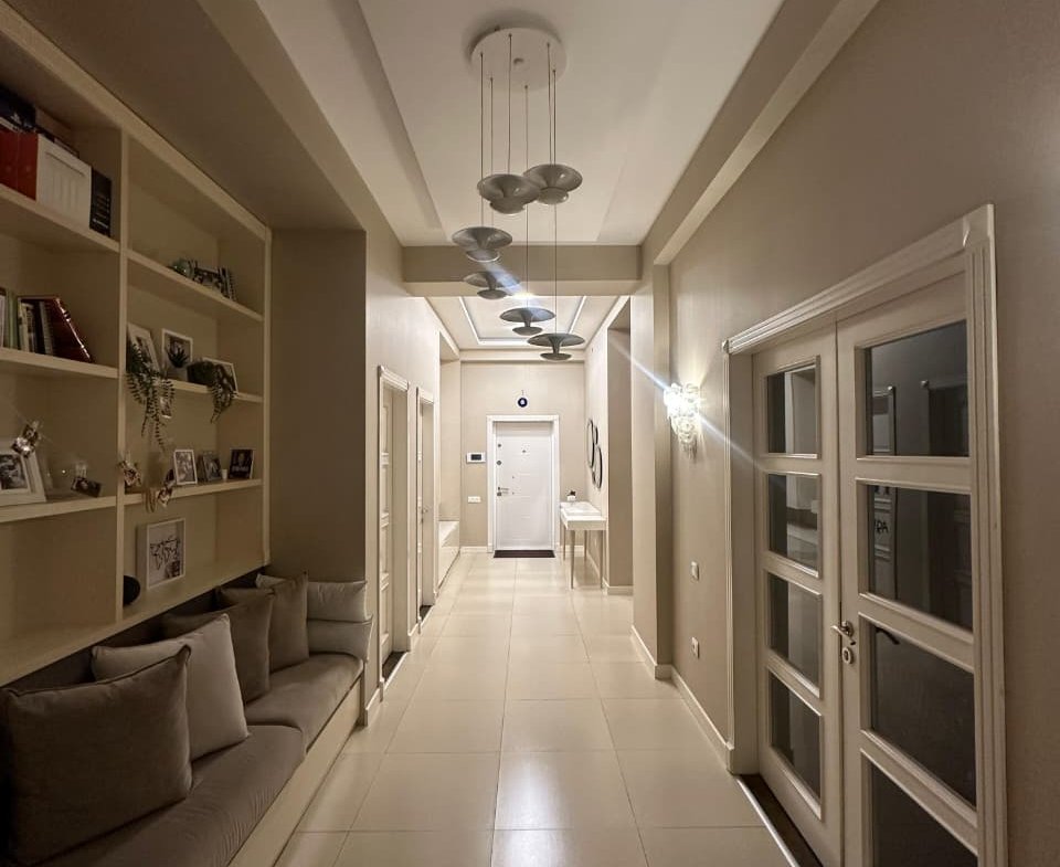 NIzami metrosun yaxin 5 otaqli yeni tikili satılır