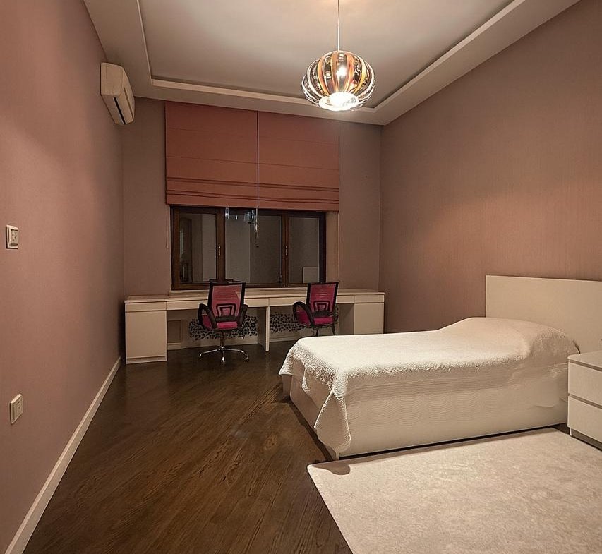 NIzami metrosun yaxin 5 otaqli yeni tikili satılır