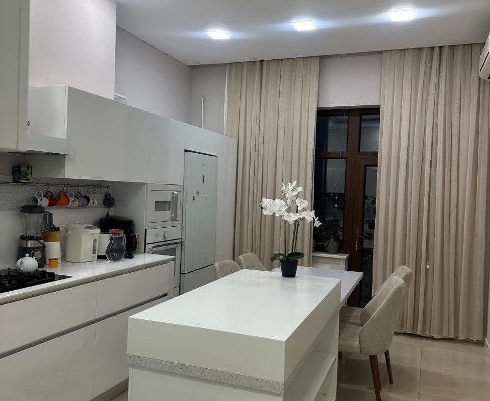 NIzami metrosun yaxin 5 otaqli yeni tikili satılır