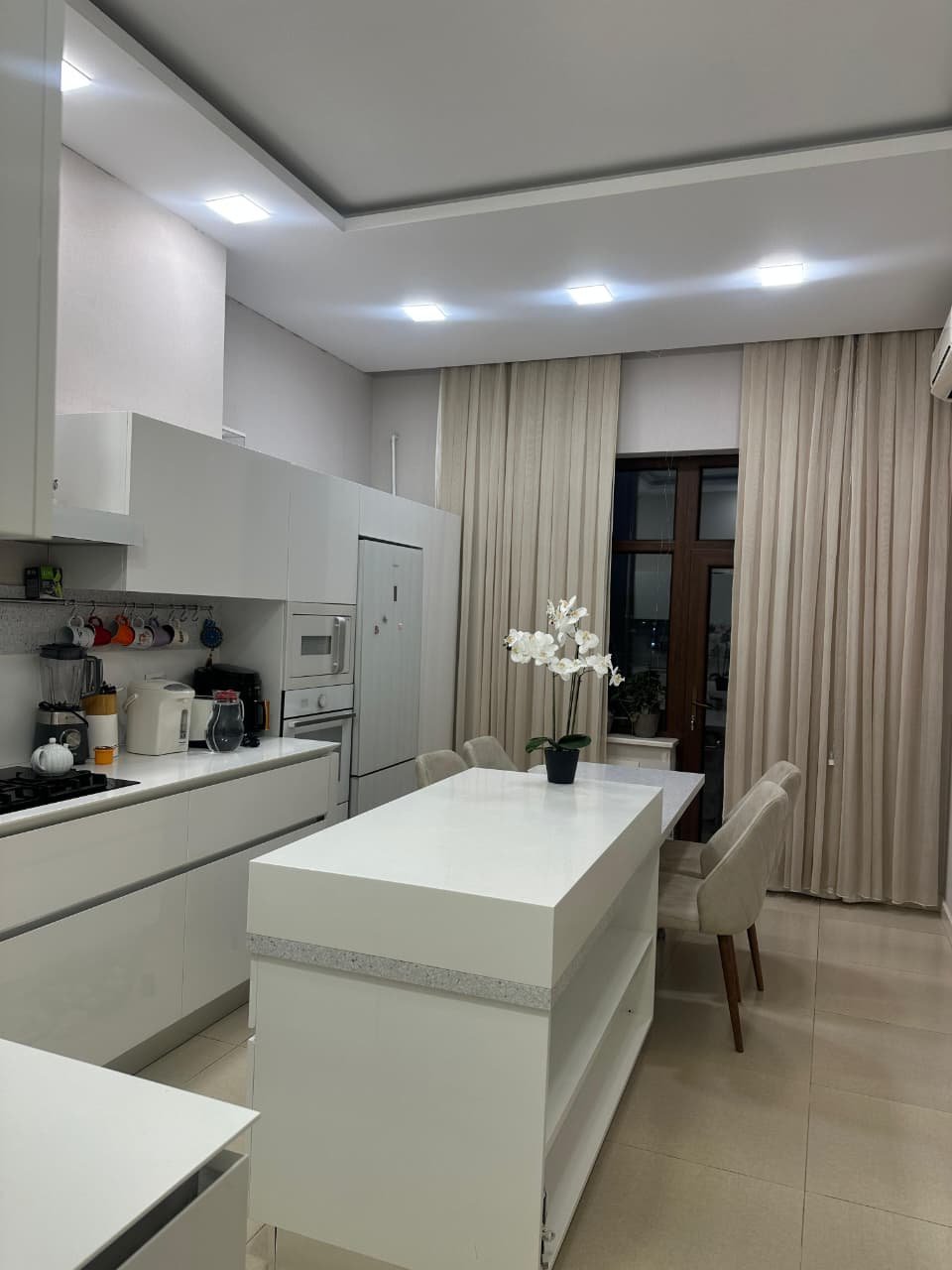 NIzami metrosun yaxin 5 otaqli yeni tikili satılır