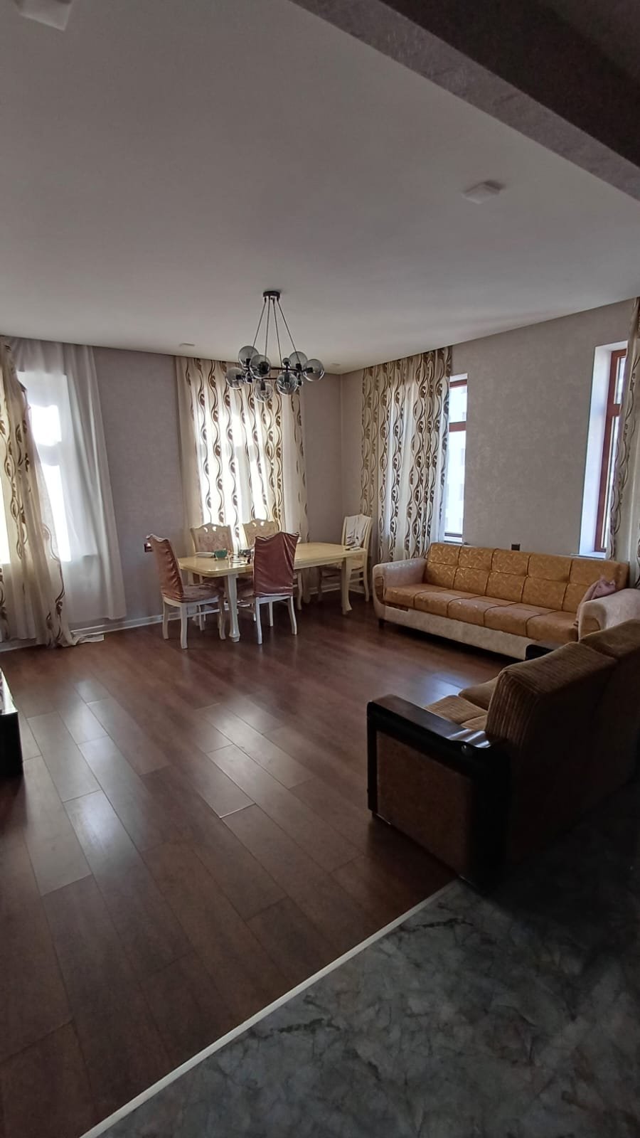 Elmlerde yeni tikili, 4 otaqli satilir