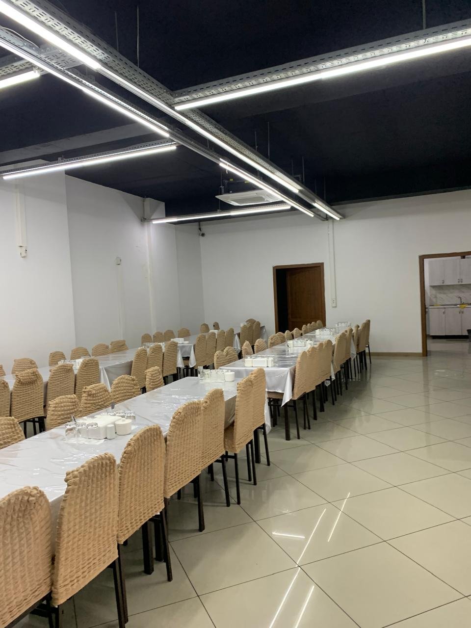 Ehmedlide merasim evi satilir