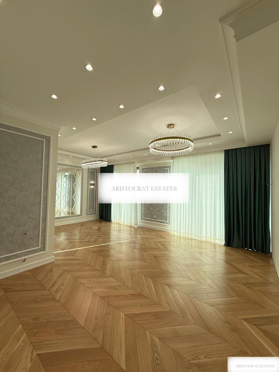 Belvedere, yeni təmirli 4 otaqlı satılır