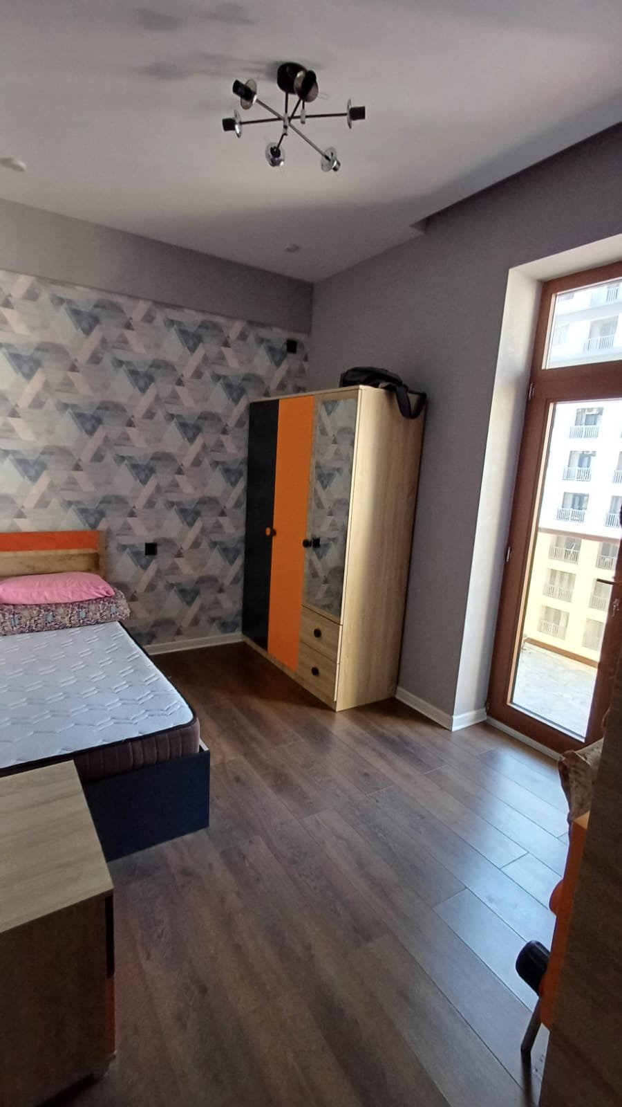 Elmlerde yeni tikili, 4 otaqli satilir