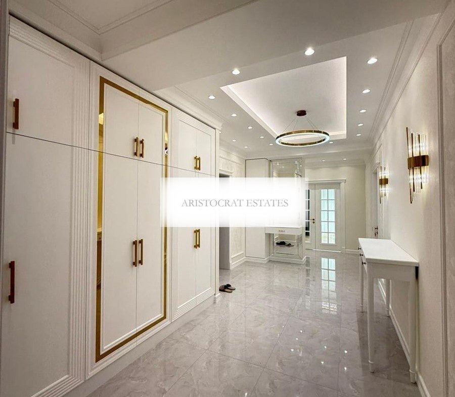 Belvedere, yeni təmirli 4 otaqlı satılır
