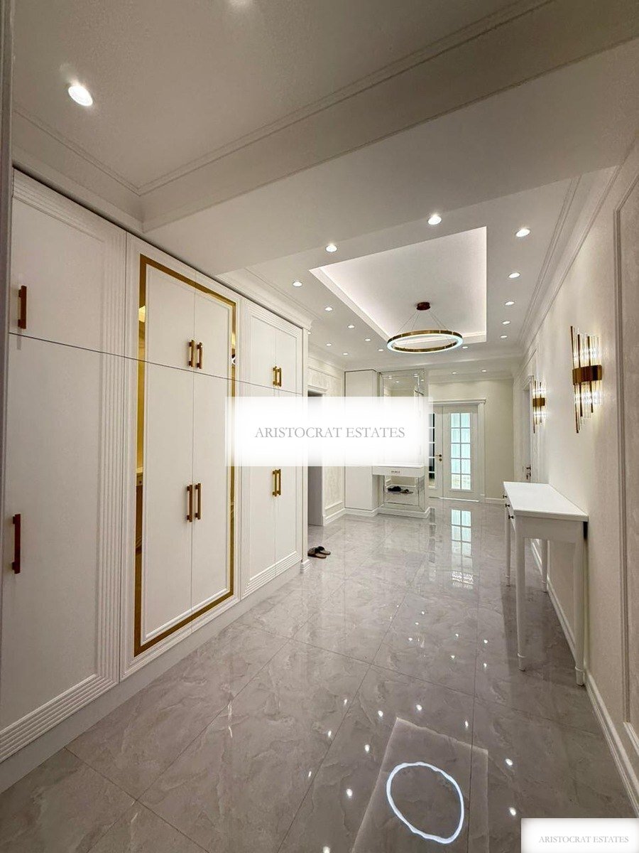 Belvedere, yeni təmirli 4 otaqlı satılır