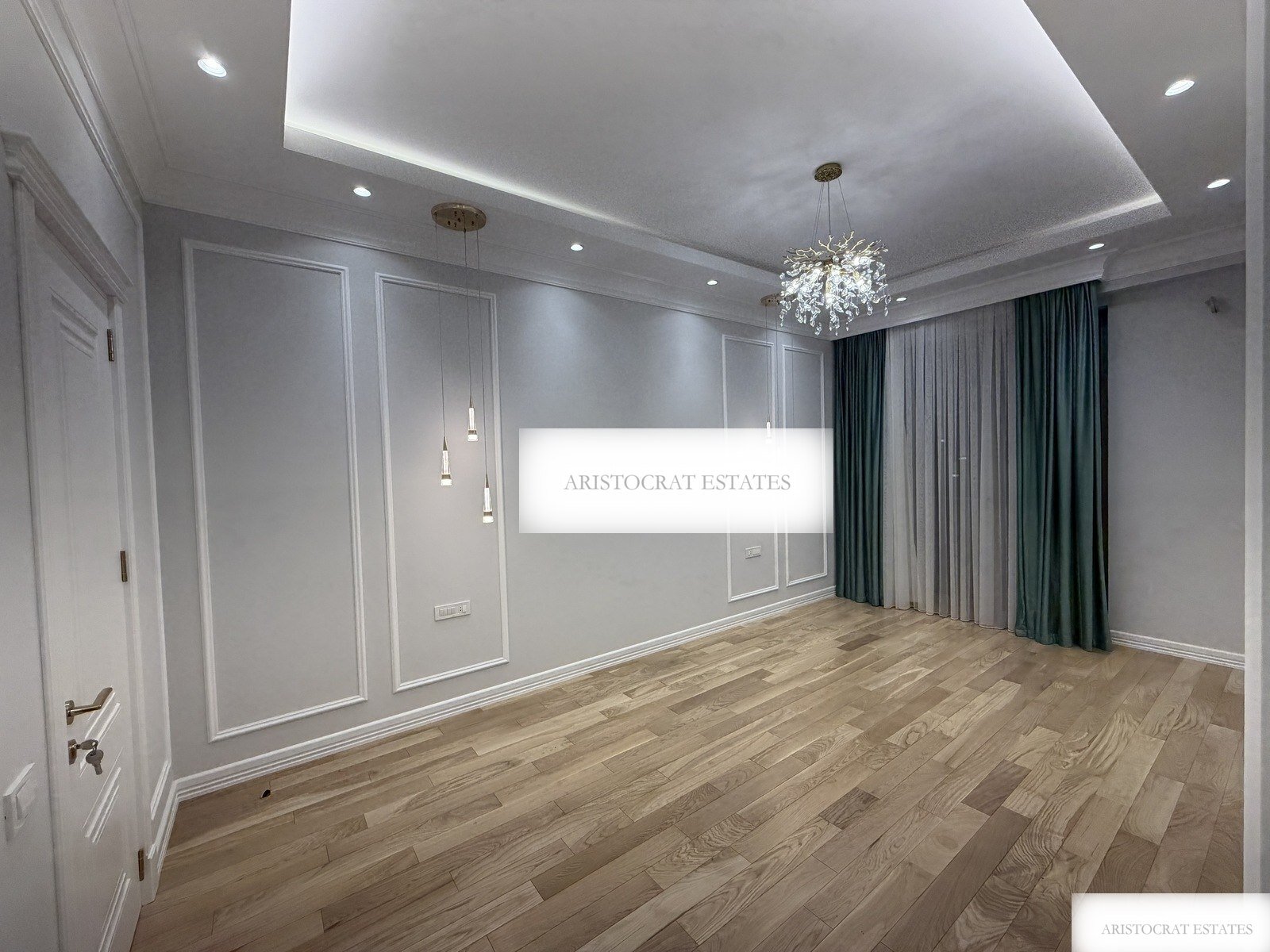 Belvedere, yeni təmirli 4 otaqlı satılır