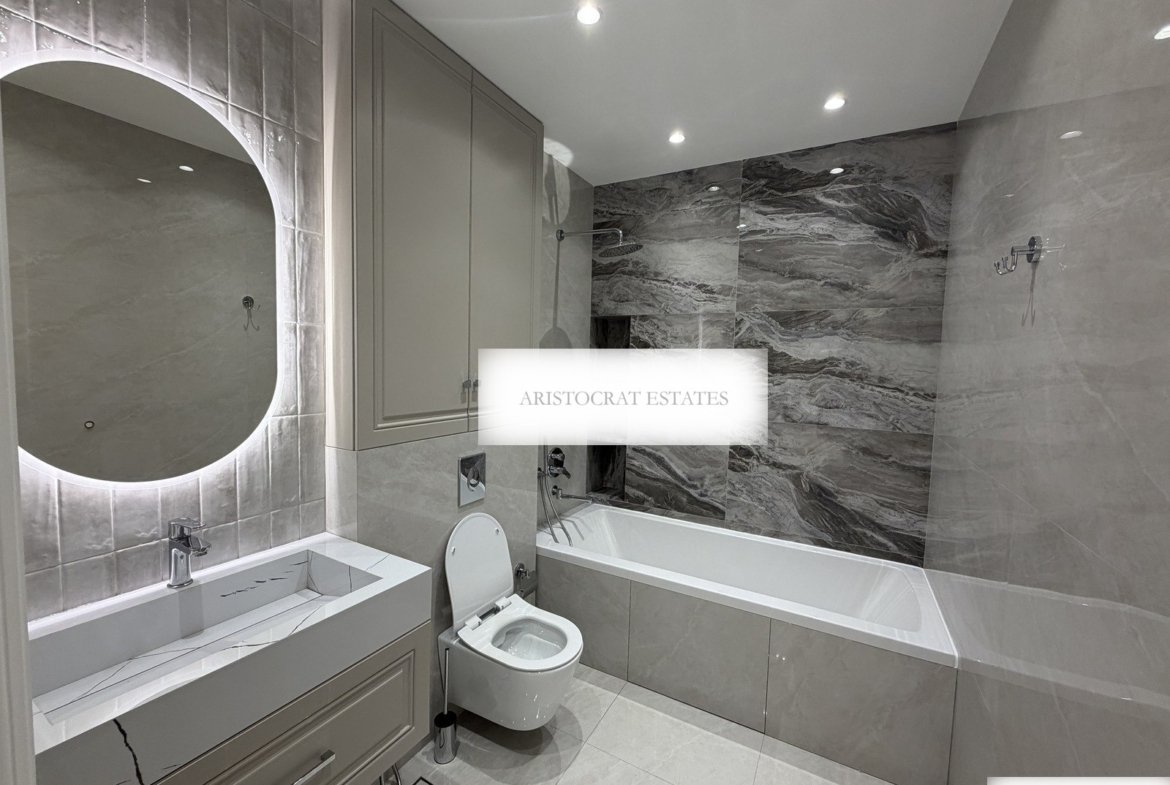Belvedere, yeni təmirli 4 otaqlı satılır
