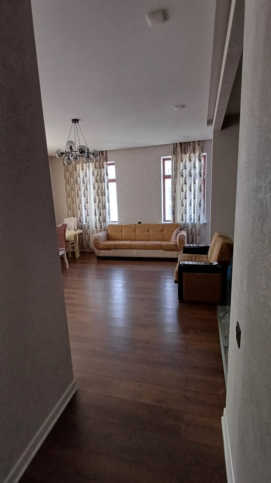 Elmlerde yeni tikili, 4 otaqli satilir