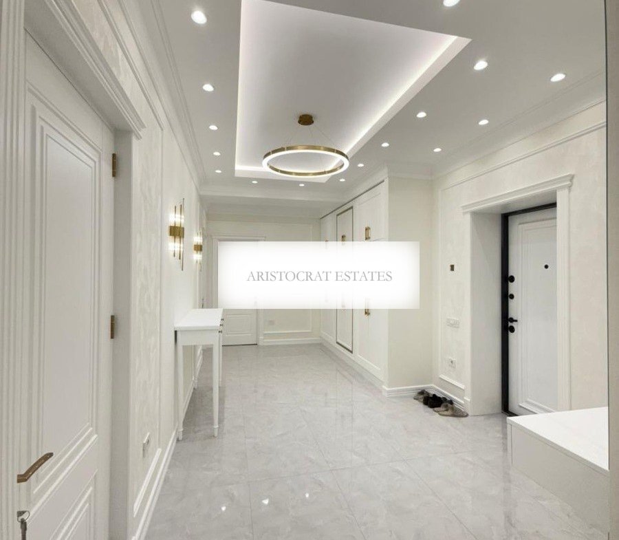 Belvedere, yeni təmirli 4 otaqlı satılır