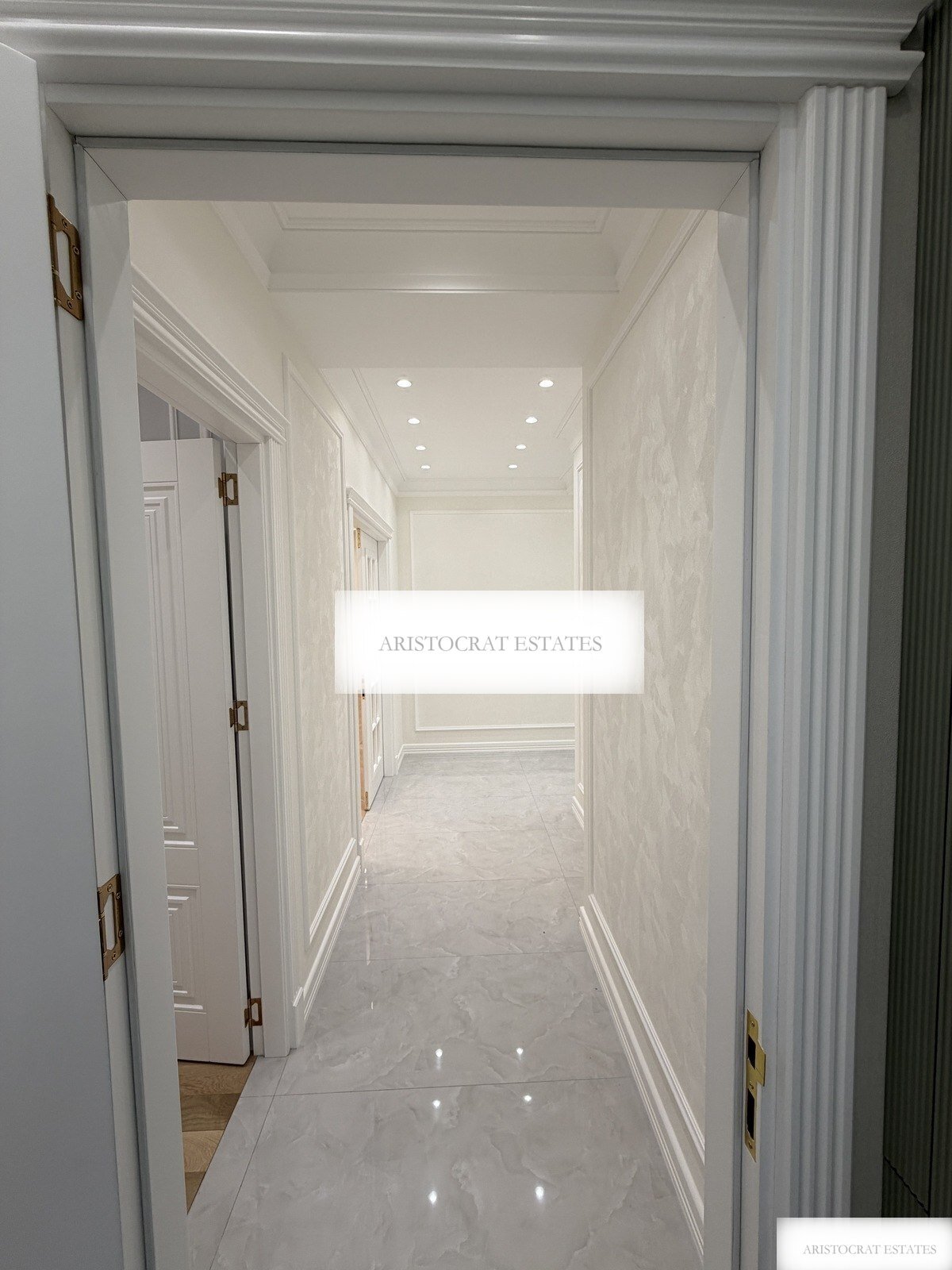 Belvedere, yeni təmirli 4 otaqlı satılır