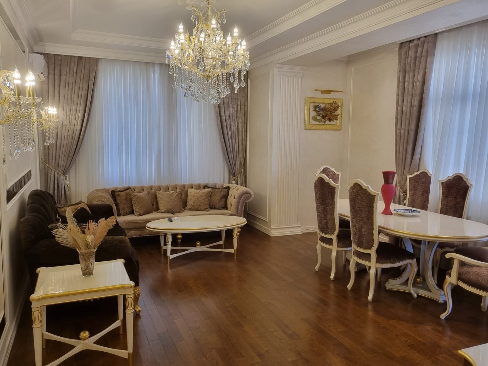 Renessans Palas 2 otaqli əla temirli menzil satilir