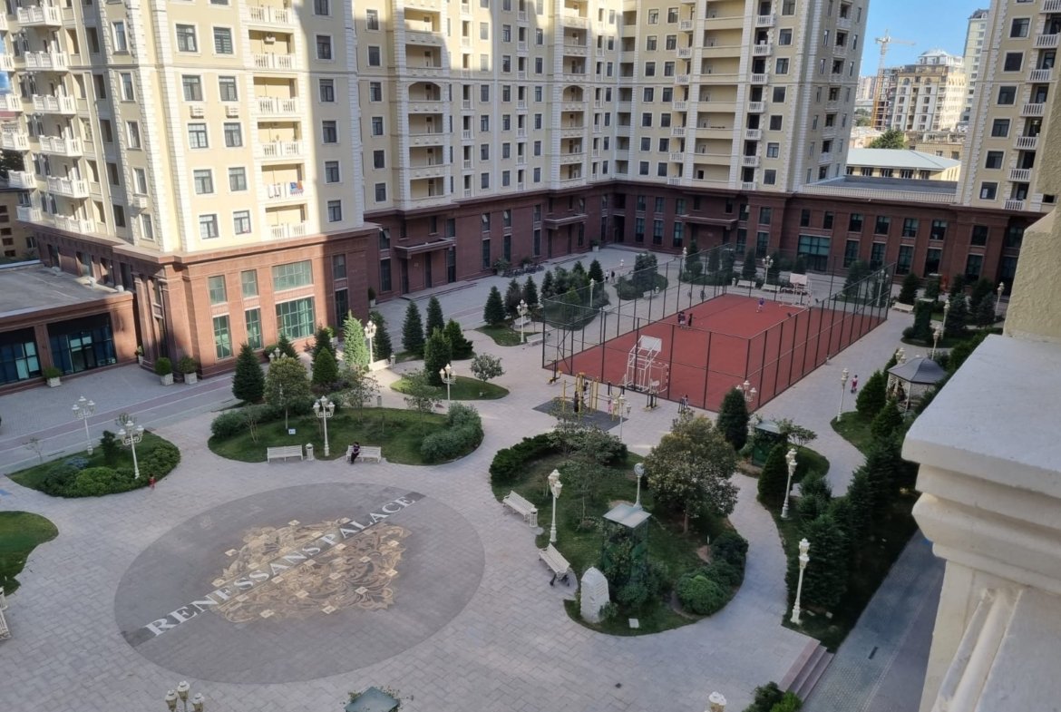 Renessans Palas 2 otaqli əla temirli menzil satilir