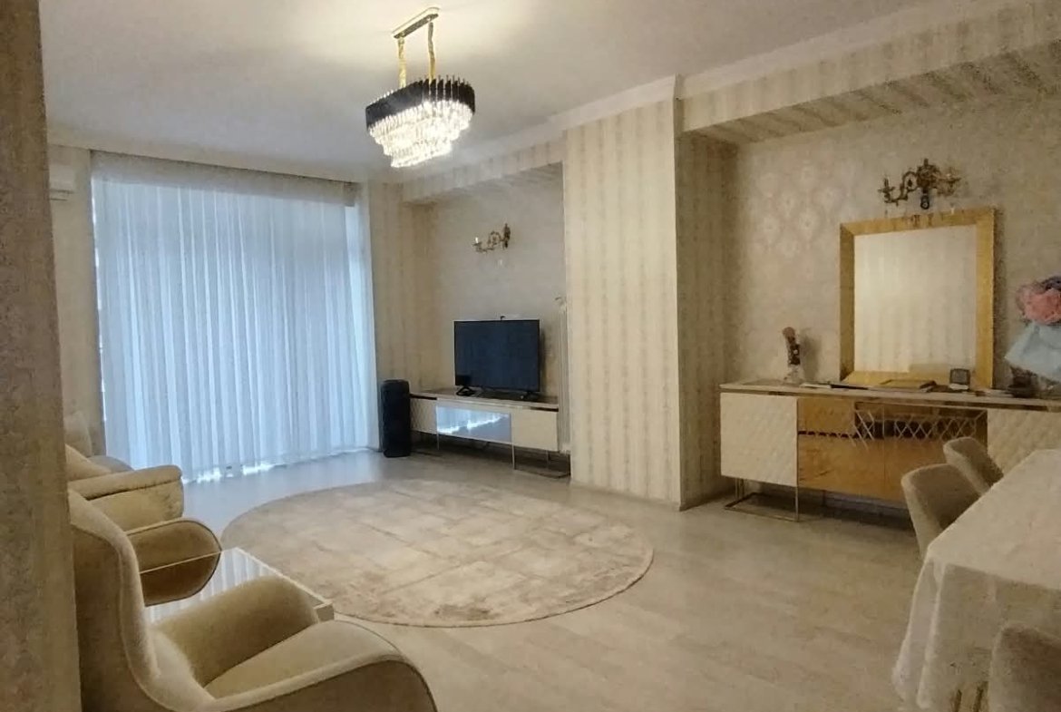 Grand Hayatda 3 otaqlı qaraj daxil satilir