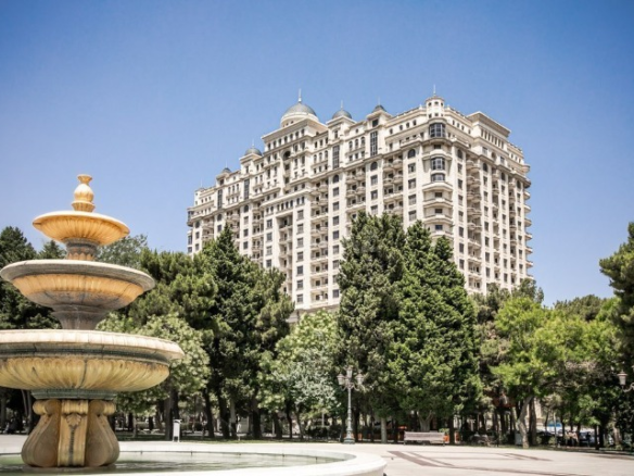 Prestijni Park Academyde 3 otaqli temirsiz satilir