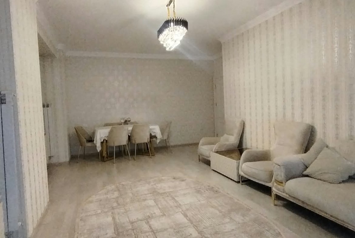 Grand Hayatda 3 otaqlı qaraj daxil satilir