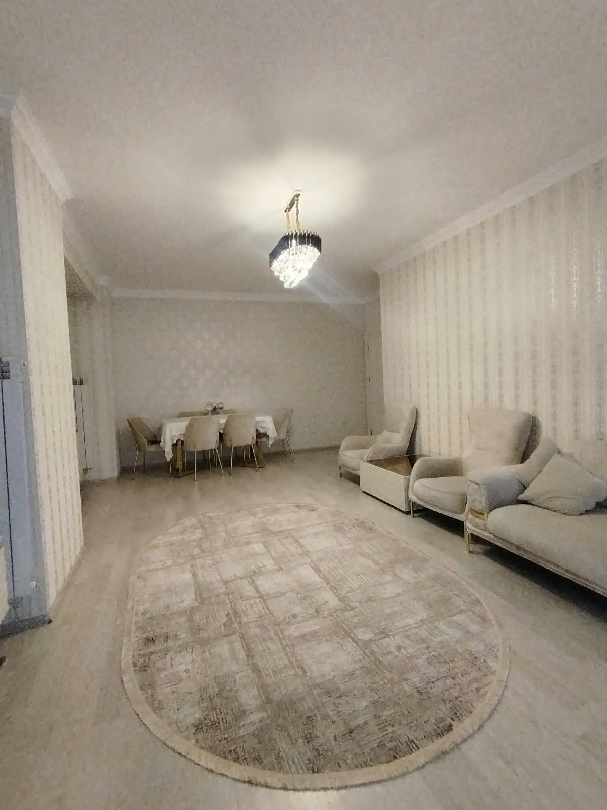 Grand Hayatda 3 otaqlı qaraj daxil satilir