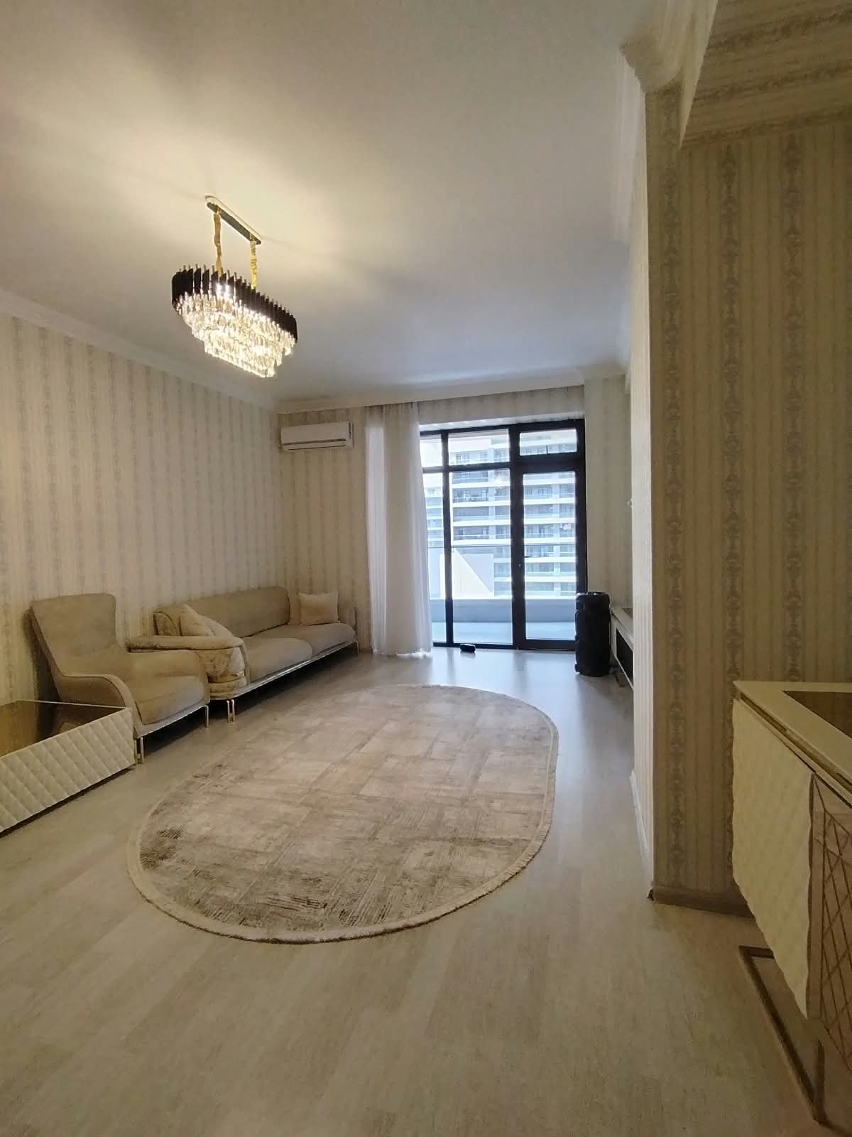 Grand Hayatda 3 otaqlı qaraj daxil satilir