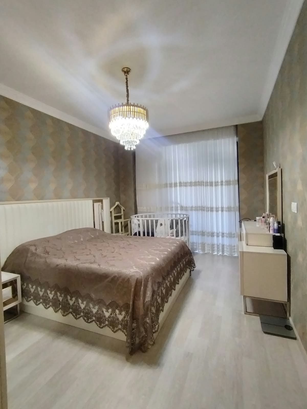 Grand Hayatda 3 otaqlı qaraj daxil satilir
