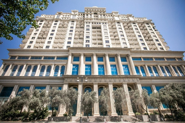 Prestijni Park Academyde 3 otaqli temirsiz satilir