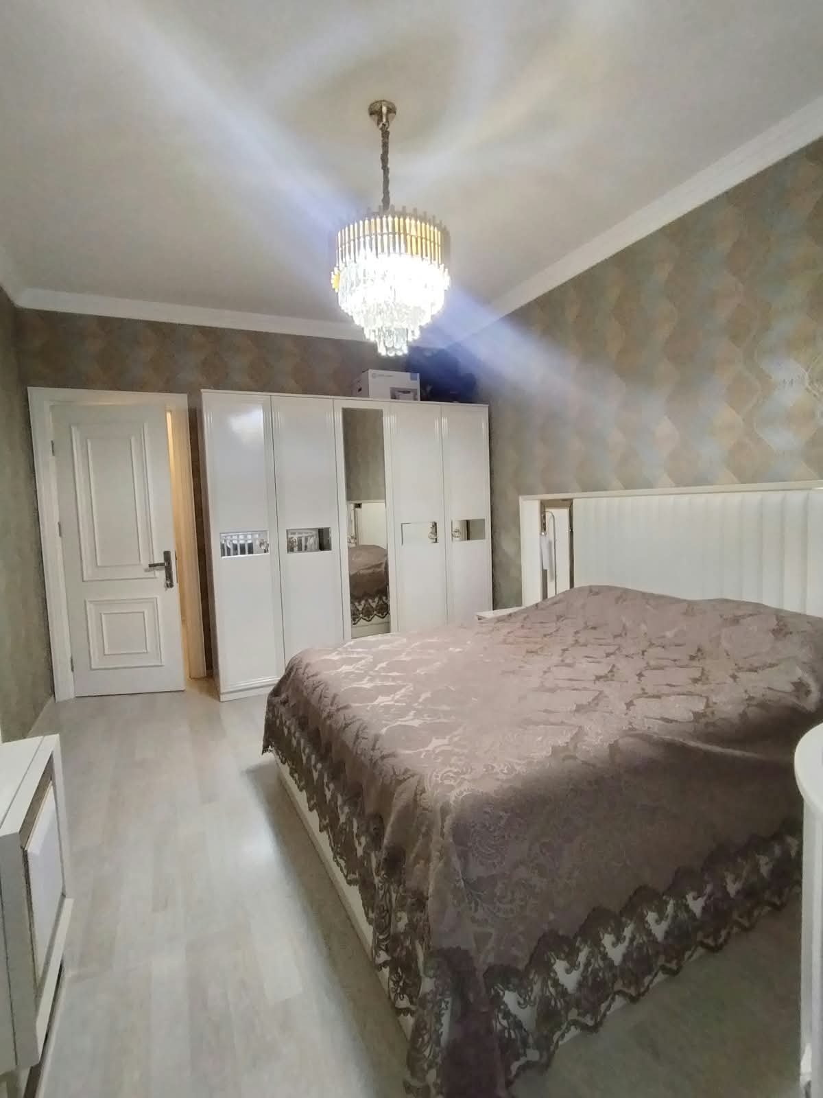 Grand Hayatda 3 otaqlı qaraj daxil satilir