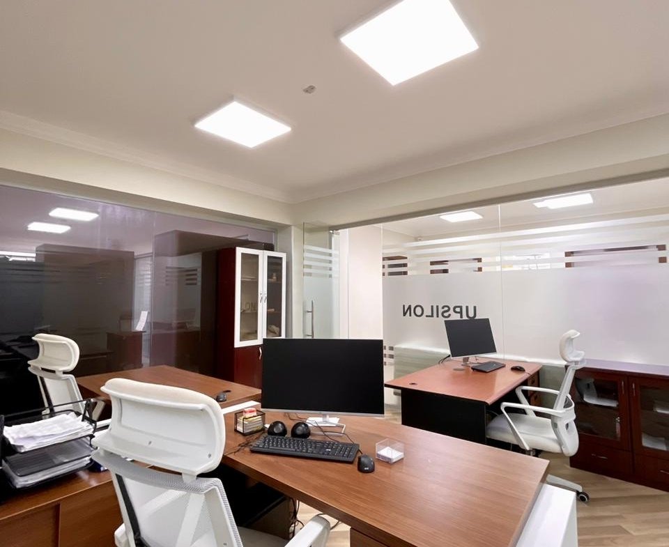 Elmlerde 12 otaqli ofis icare
