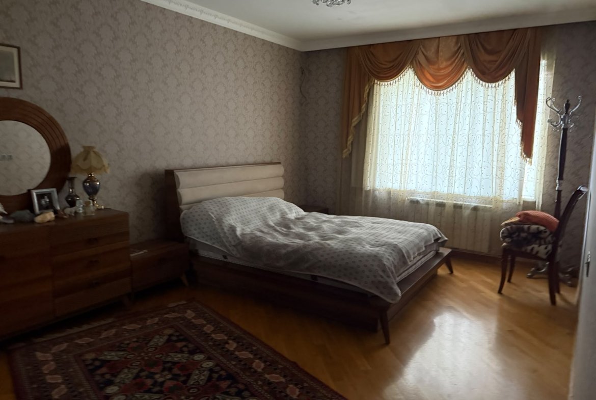 Zorge parkinin yani 4 otaqli kiraye