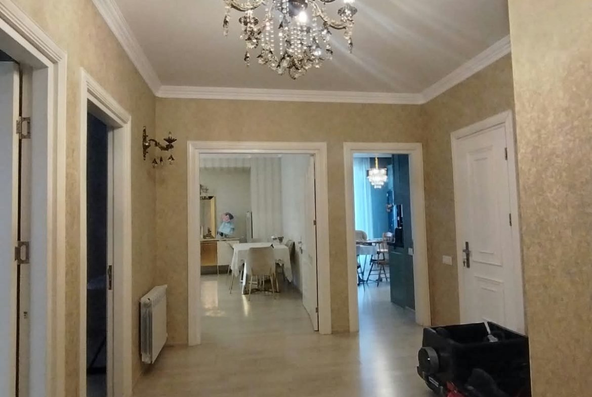 Grand Hayatda 3 otaqlı qaraj daxil satilir