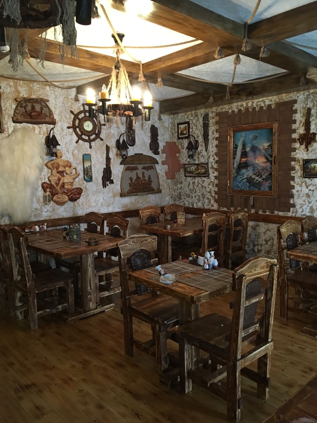 Elmlərdə pub-restoran satılır
