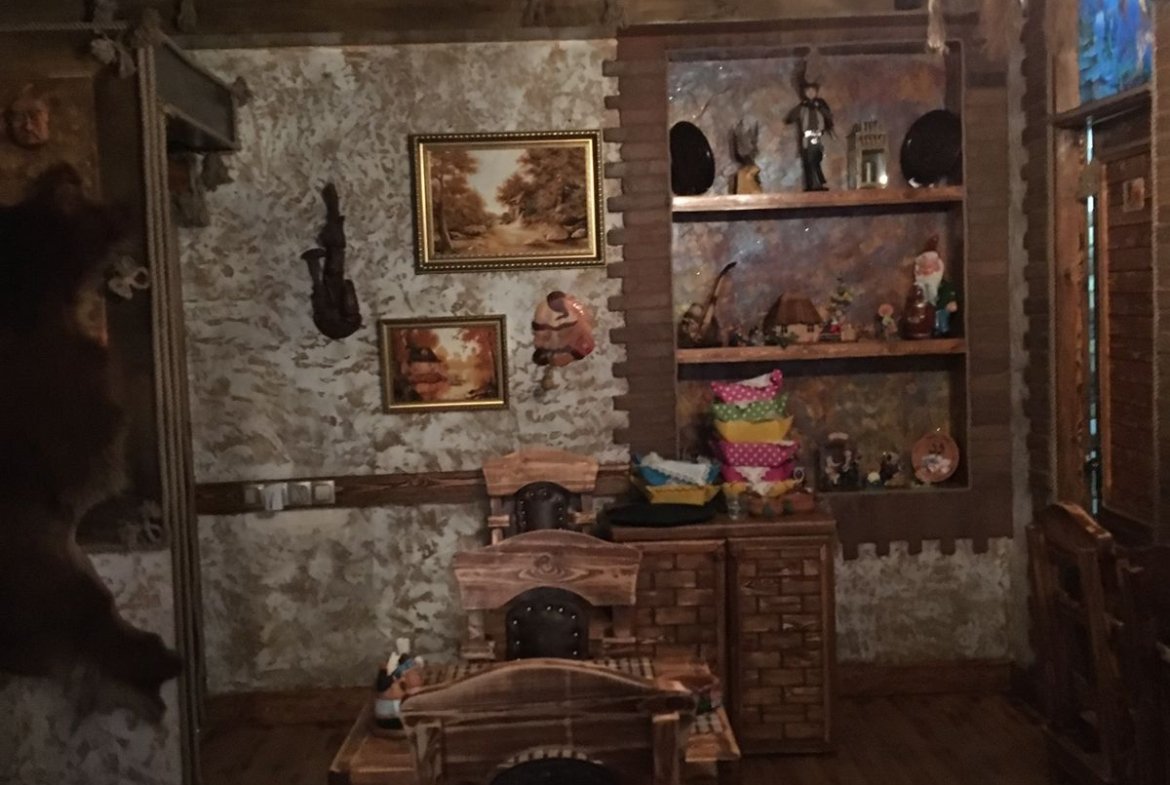 Elmlərdə pub-restoran satılır