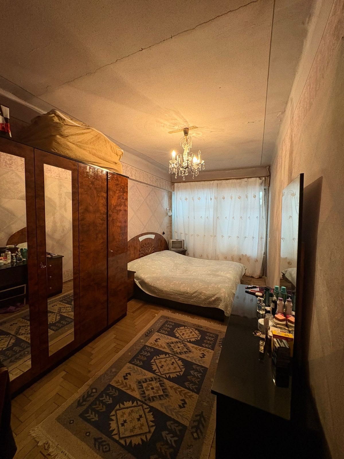 Elmlərdə 4 otaqlı ipotekaya yararlı kohne tikili satilir