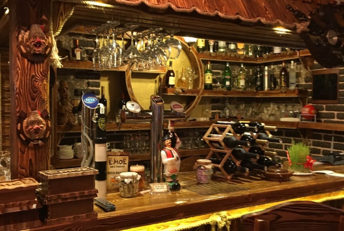 Elmlərdə pub-restoran satılır