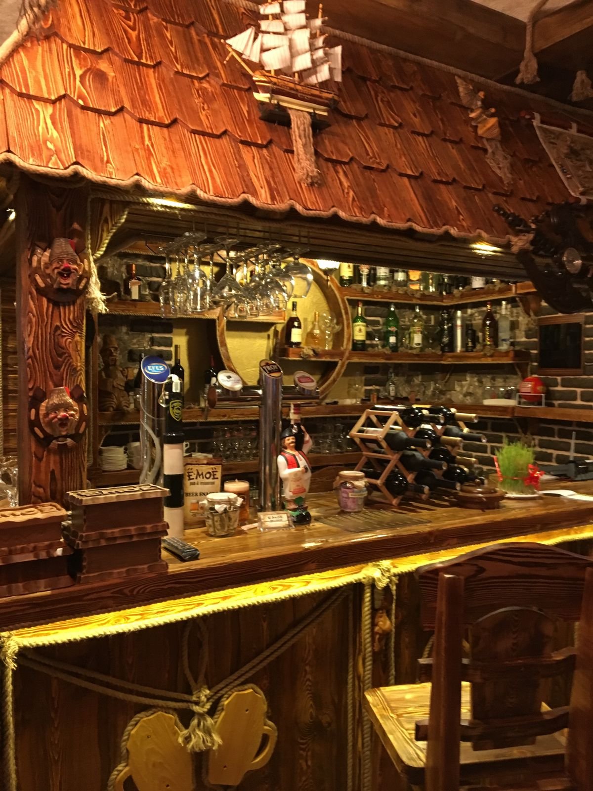 Elmlərdə pub-restoran satılır